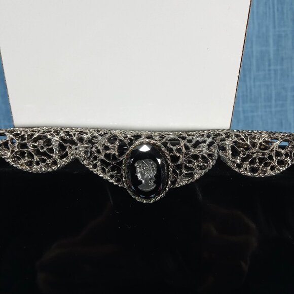 1950s Vintage Black Patent Leather Filigree and Cameo Purse by Triangle New York - Picture 2 of 8